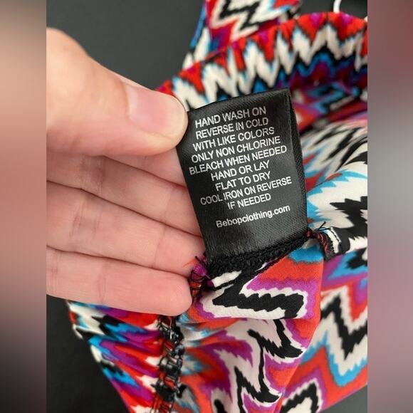 BeBop Women's Med Colorful Rainbow Chevron Summer Shorts Travel Resort Beach - Picture 8 of 11